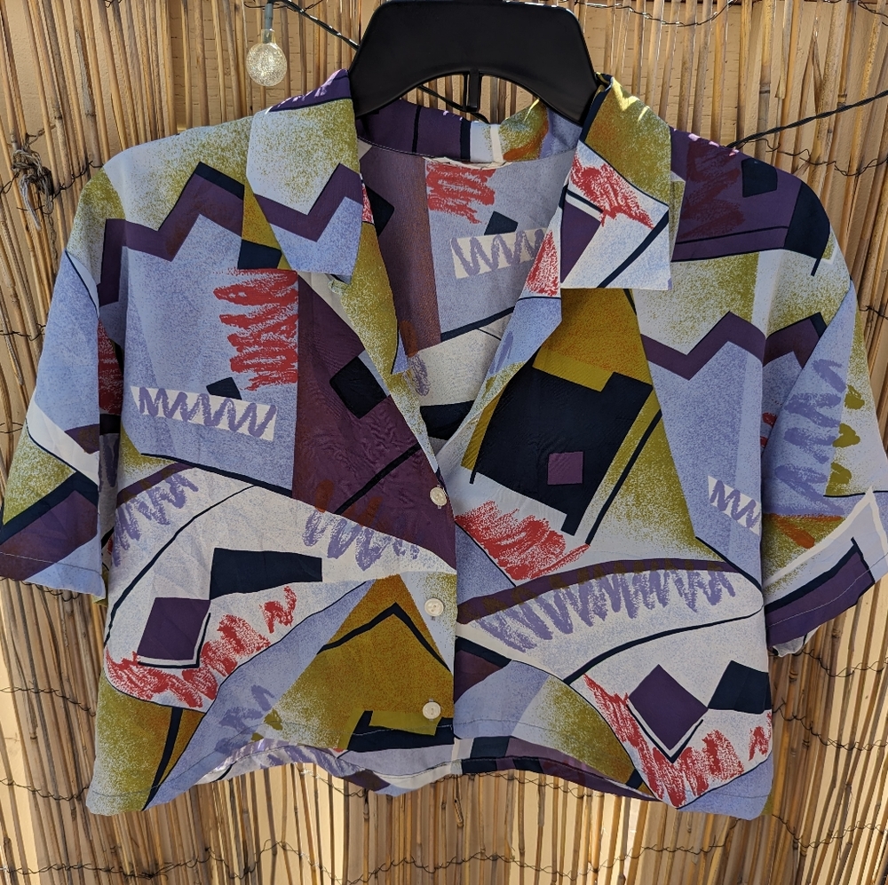 Women's Beautiful Cropped Vintage Silky Shirt in Bright Bold Unusual Print Sz S